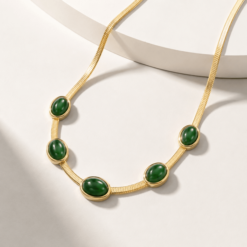 Elodie | Emerald Stone Necklace - Klementina Boutique