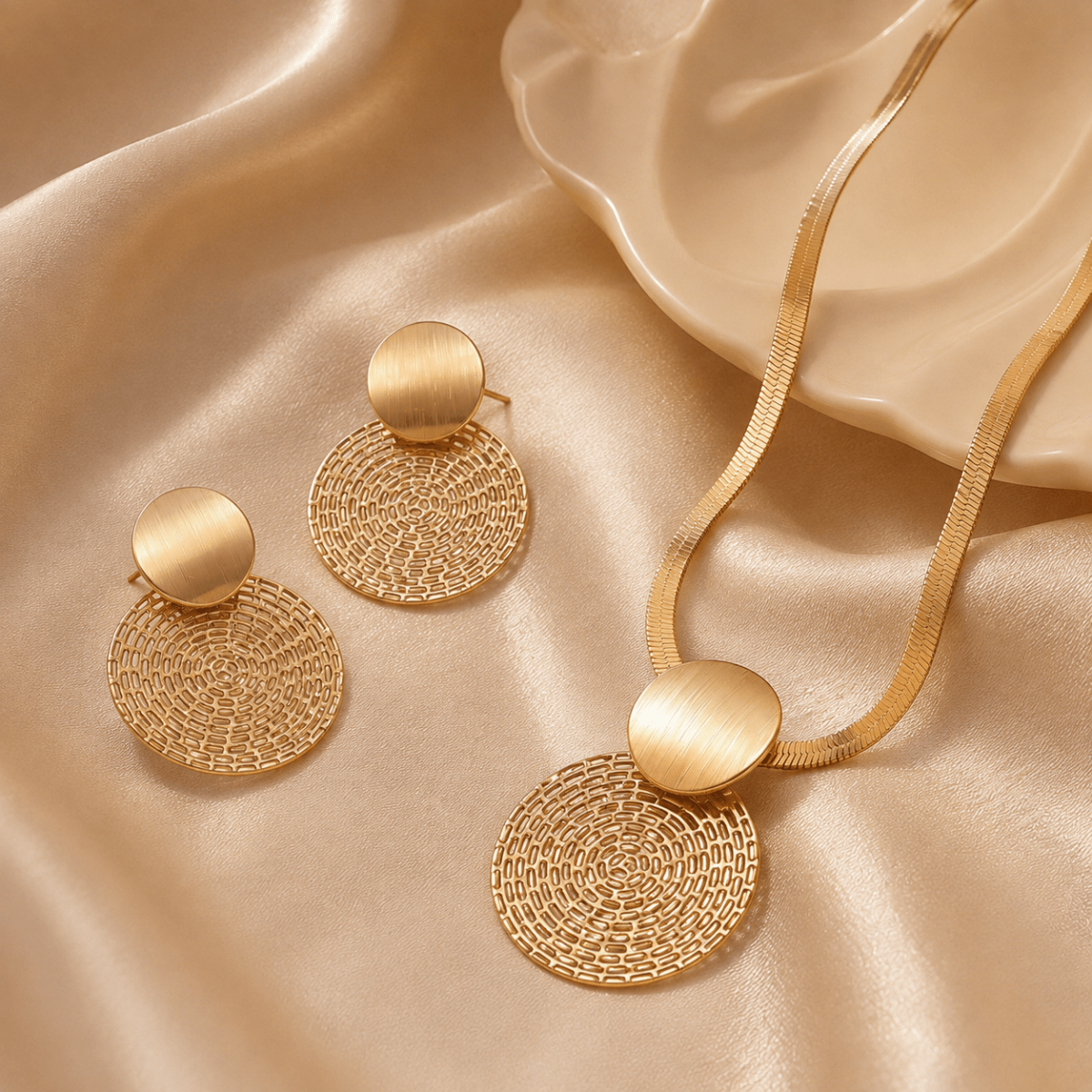 Solenne | Gold Statement Jewellery Set - Klementina Boutique